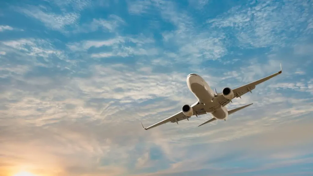 10 Tips on Booking Cheap Flights