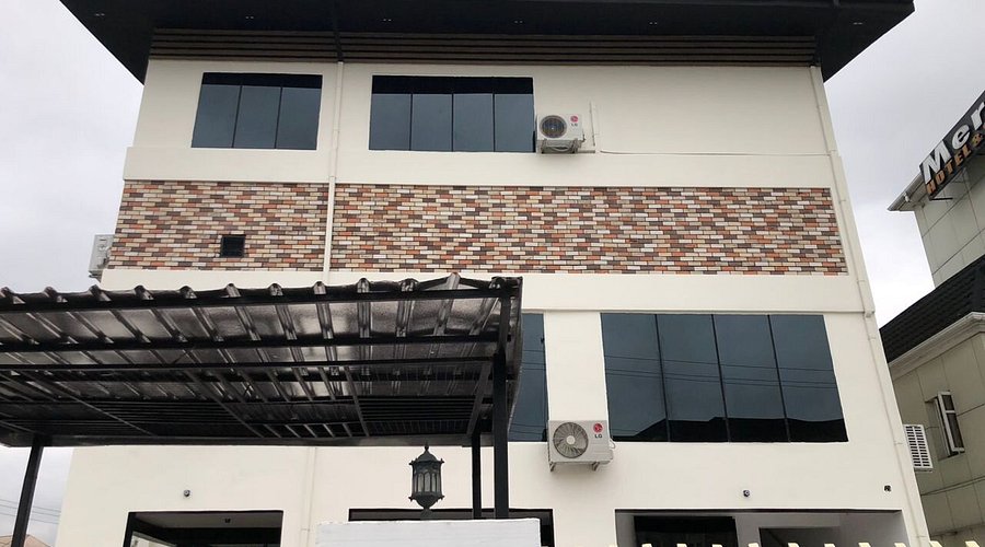 Lounge Luscious: Luxury and Leisure