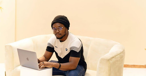 How to Balance Work and Travel as a Digital Nomad in Nigeria